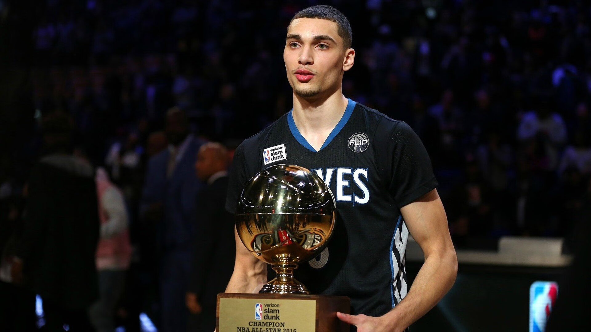 kering.com-科比退役之夜：五冠王的终极荣光留给后人！，科比退役五周年视频